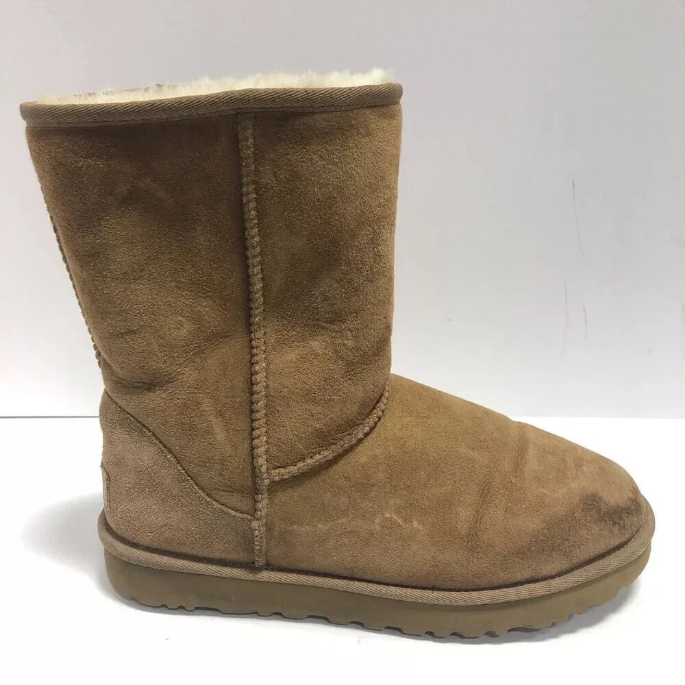 UGG Women’s Classic Short II Chestnut Winter Boots, Size 9 M